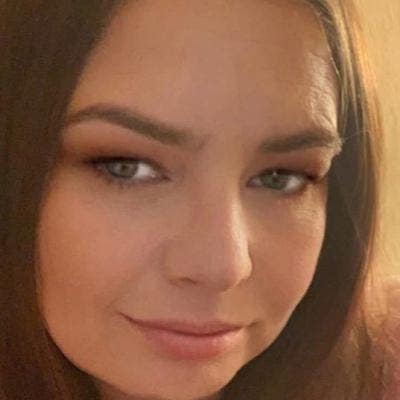 Professional Female seeks a double room Main Photo