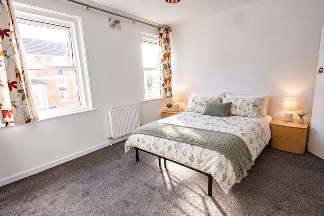 Rooms available in a professional HMO in Swindon Main Photo