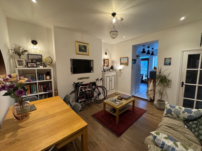 Great clean and homely flat in West Kensington Main Photo