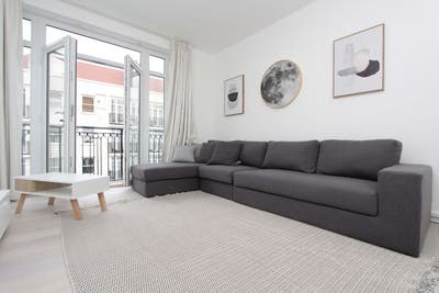 Beautiful Double Room-Renovated Flat-Shoreditch Main Photo