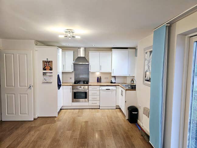  Double Room with Private Bathroom – Watford WD17 Main Photo