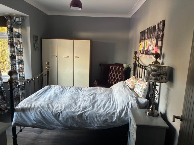 Lovely double room in a shared bungalow Main Photo