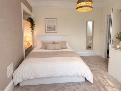 Co-living  En-Suite | Calm Professional Home  Main Photo