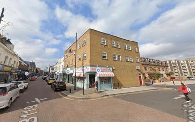 DSS-Double Room Available in Bow Tower Hamlets E3 Main Photo