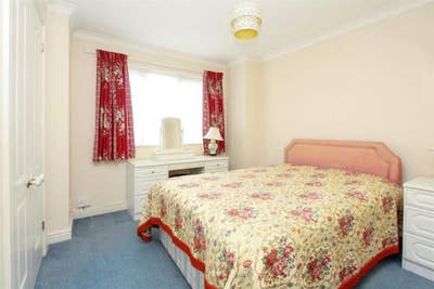 Double Room is available for rent in - HA4 9LR Main Photo