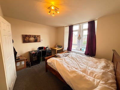 3 Rooms Available in City Centre Main Photo