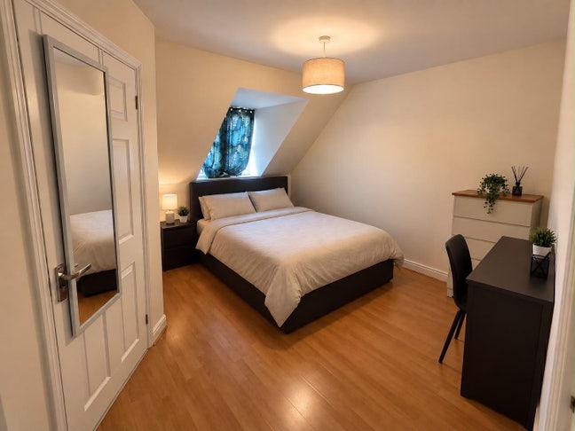 Private house share. Gated community  Main Photo