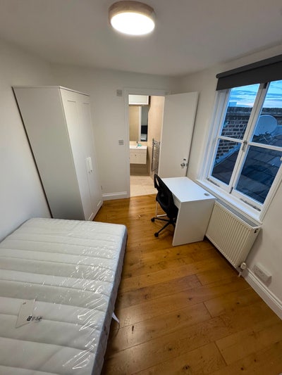 En suite room Available in Russell Square Main Photo