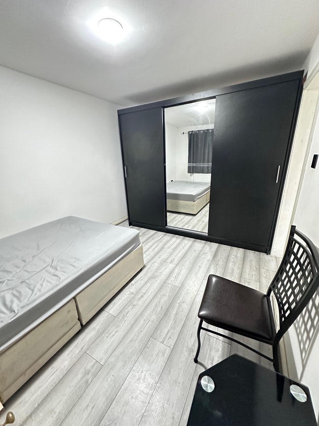 Beautiful twins room available in Tilbury  Main Photo