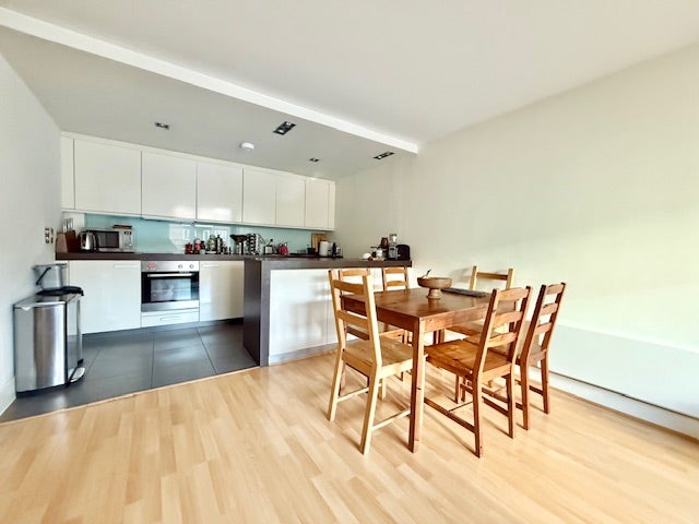 Duble room in modern 2-bed/2-bath flat-Borough/Z1 Main Photo