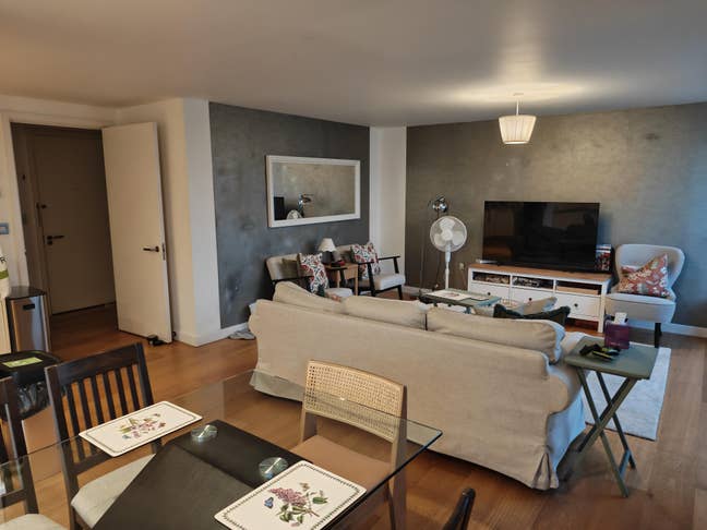 Spacious 1 bed in Water Gardens with terrace. Main Photo