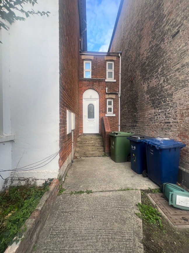 Rooms in city centre available  Main Photo