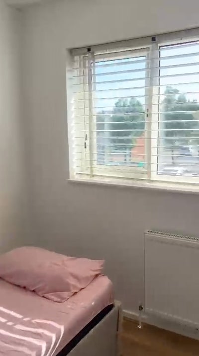 **Double Room Available in 4 Bed House – &pound;400/mon Main Photo