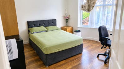 Double Room is available for rent in - DA16 3JZ Main Photo
