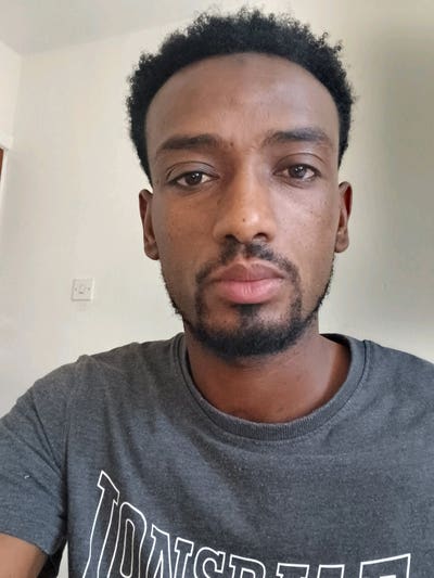 25 year old Male seeks a single or double room Main Photo