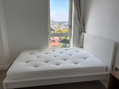 Double room in 3 bed/2 bath flat in Shoreditch Main Photo