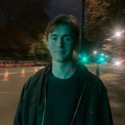 26 y/o professional looking for room Main Photo
