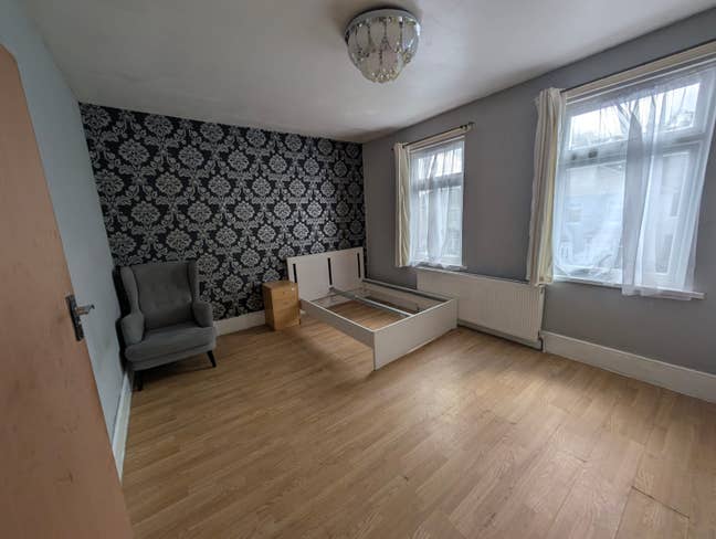 New 7 Bedroom flat available in Southall Main Photo