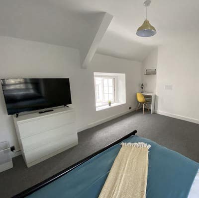 From 17/10, Double bed in professional house share Main Photo