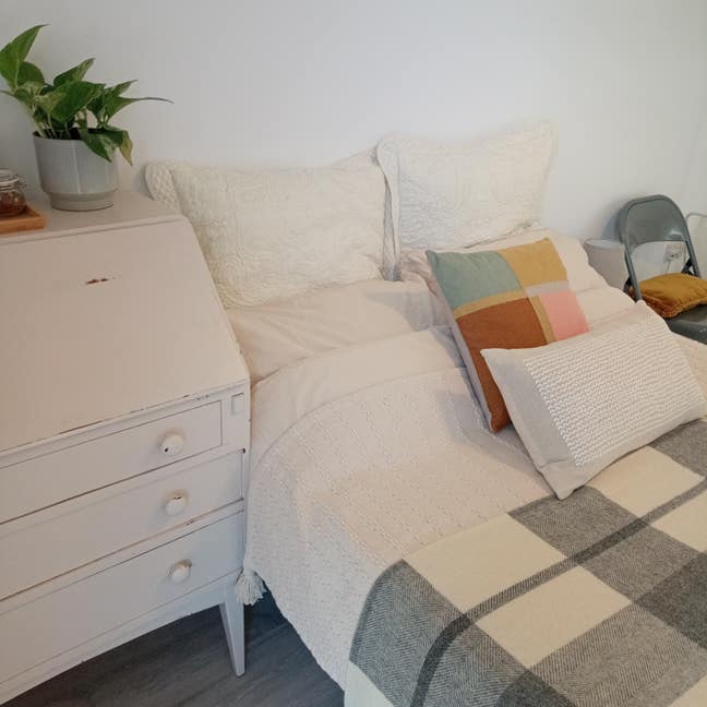 Cosy room in terraced house Main Photo