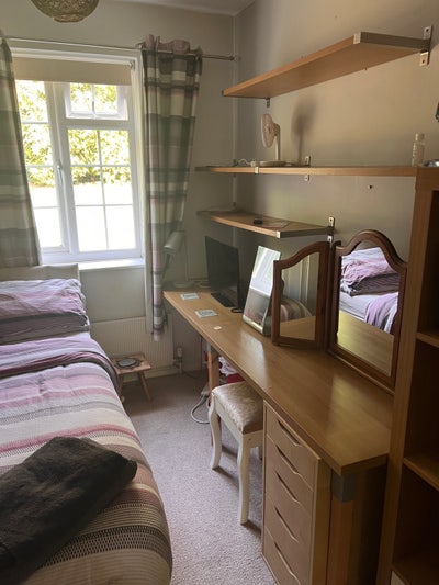 RADLETT. -  double  room in quiet cul-de-sac  Main Photo