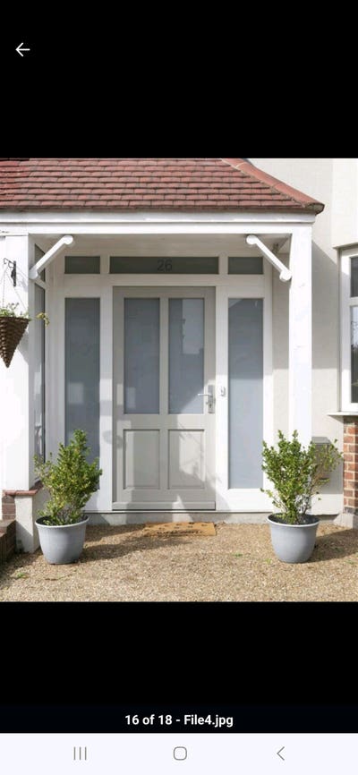 Lovely top-floor room with ensuite in family home Main Photo