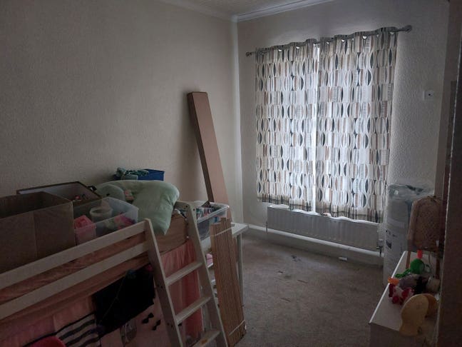 Outwood. Single Room Main Photo