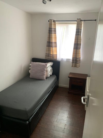 Single Room Main Photo