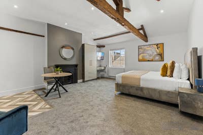 Stunning Large Studio Apartment in PE1 🤩 Main Photo