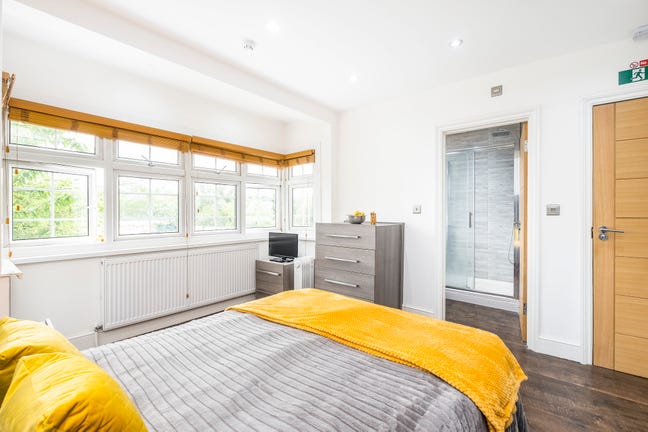 😍 STUNNING Ensuite Room 😍 Main Photo