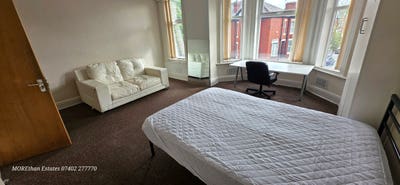 4 bed house Victoria Park near University,hospital Main Photo