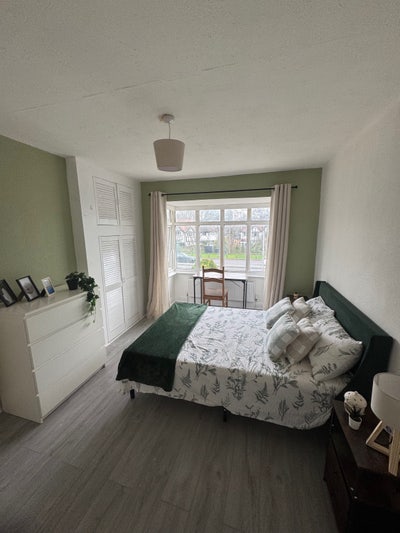 Double Room Available Main Photo