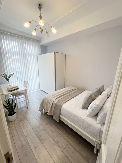 Double Bedroom, Ground Floor, All Bills Included Main Photo