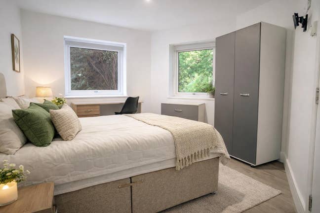 Student Only En-Suite Rooms - Available Now Main Photo
