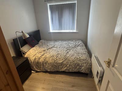 Single Room in 2-Bed Flat Living Room- Halal House Main Photo