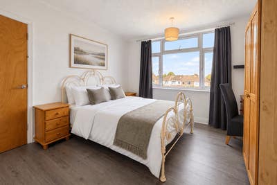 Fully furnished house with white goods  Main Photo