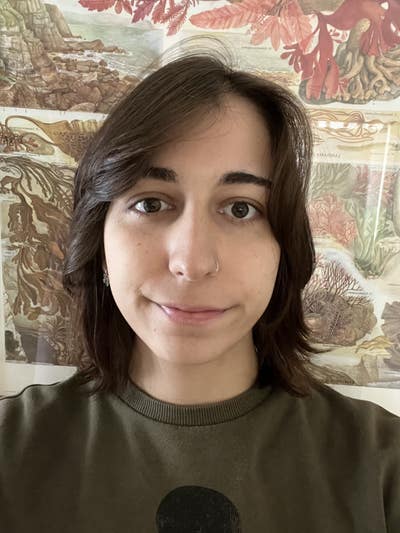 22 year old Female seeks a double room Main Photo