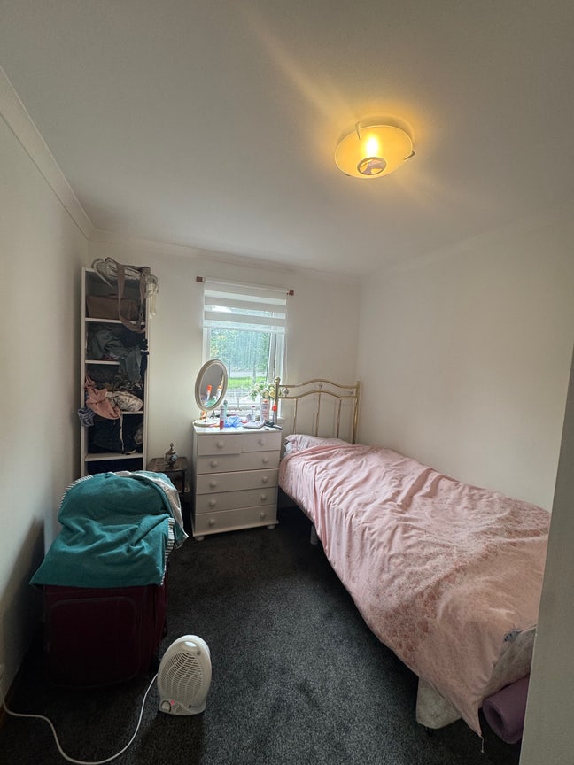 Room available all bills included &pound;425  Main Photo