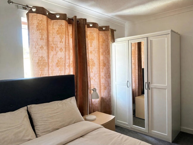 Large double Room with Bathroom  Main Photo