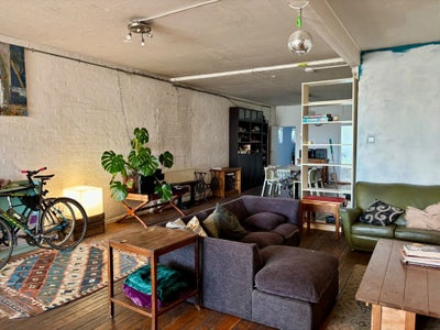 Sunny room in warehouse by Broadway Market  Main Photo