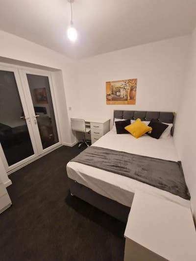 Furnished double room - Southmead Main Photo