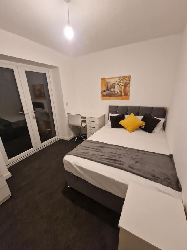 Furnished double room - Southmead Main Photo