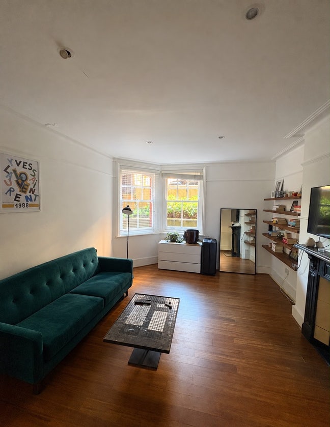 Large double room and private gardens - West Ken Main Photo