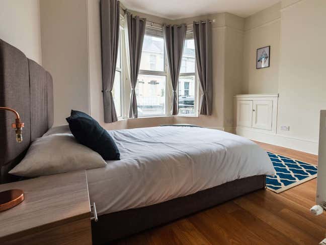 Stylish Ensuite Double Room - Mutley Main Photo
