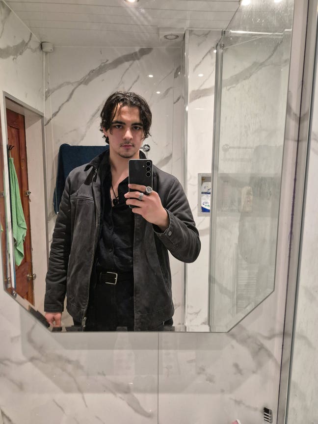 Looking for a flatshare, anywhere well connected! Main Photo