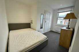 Spacious Double Bedroom - Available  Now!- LS6  Main Photo