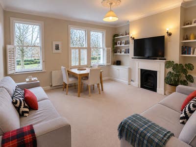 🏡 Two Double Rooms Available in Wandsworth Town Main Photo