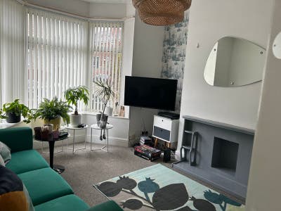 Completely refurbished room all bills included S7 Main Photo
