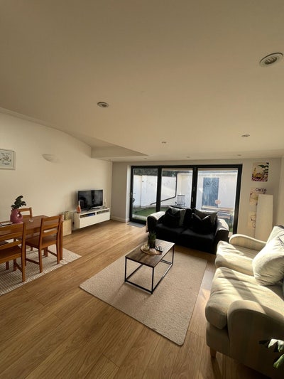 Two rooms available in a lovely Earlsfield home 🌞 Main Photo