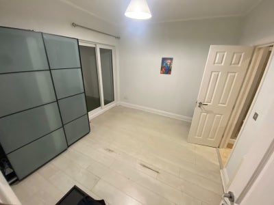 En-Suite Double Room with Private Bathroom Main Photo